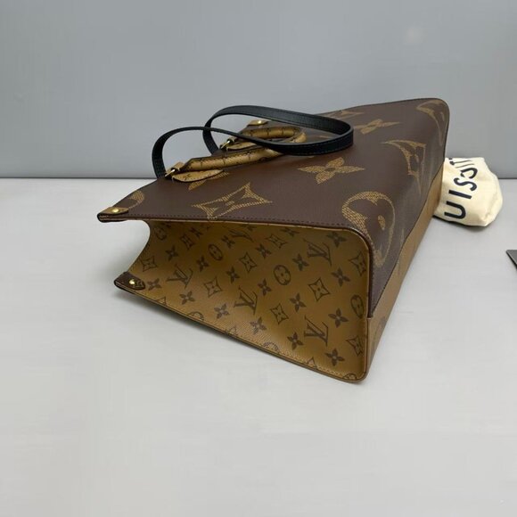 Louis Vuitton Onthego medium monogram tote shoulder bag - Picture 4 of 9